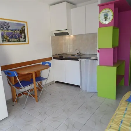 T2 Avec Terrasse, Proche Plage, Parking Prive, Pour 4 Personnes. - Fr-1-326-547 Le Castellas