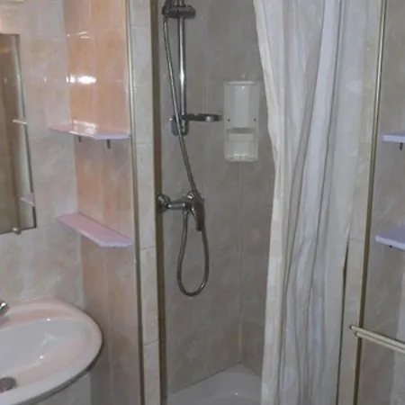 T2 Avec Terrasse, Proche Plage, Parking Prive, Pour 4 Personnes. - Fr-1-326-547