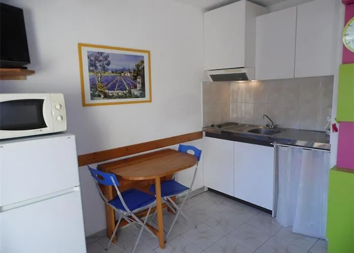 T2 Avec Terrasse, Proche Plage, Parking Privé, Pour 4 Personnes. - Fr-1-326-547 Appartement Le Castellas