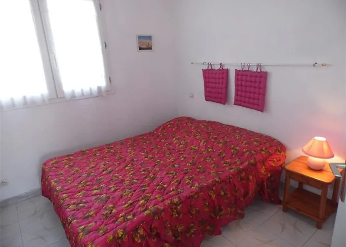 T2 Avec Terrasse, Proche Plage, Parking Privé, Pour 4 Personnes. - Fr-1-326-547 * Le Castellas
